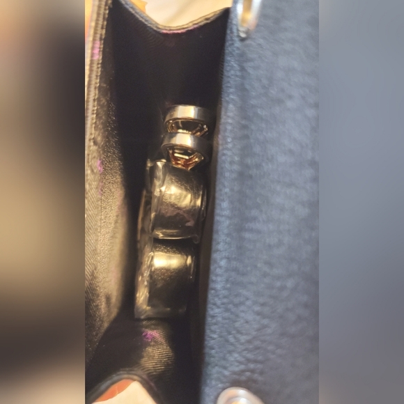 NIP Cell Phone Purse - Picture 2 of 4